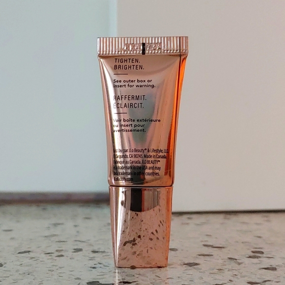 $10 or 5/$25 JLO BEAUTY That JLo Glow Serum 5 ml - Picture 2 of 3